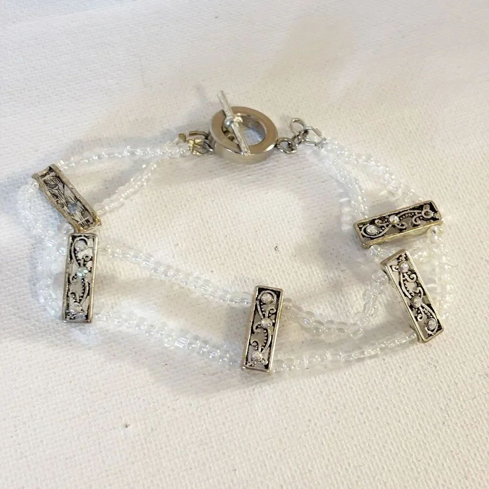 Beaded Bracelet Toggle Closure Clear Beads Silver Tone Delicate Size 7.75